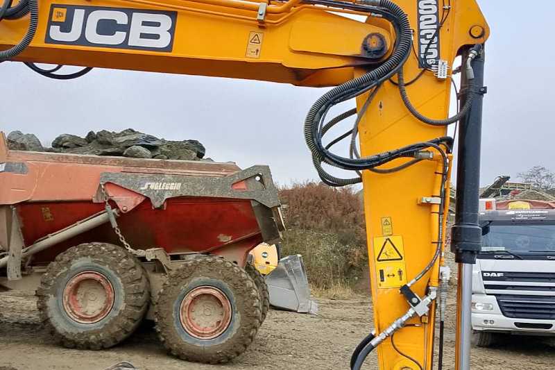 OmecoHub - Immagine JCB JS235HD